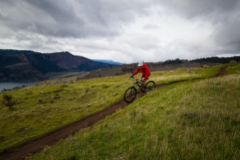 Syncline trails